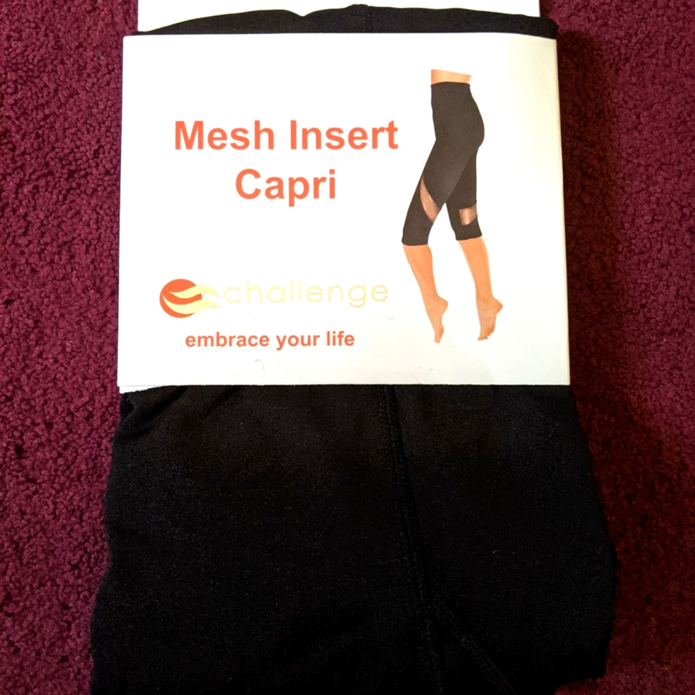 Mesh Insert Capris - Picture 2 of 3